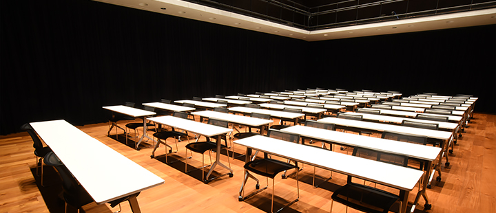 サロンホール 画像